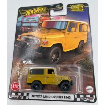 Toyota Land Cruiser FJ43 keltainen