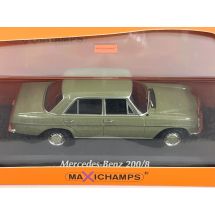 Mercedes Benz 200/8 vihreä 1968