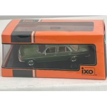 Mercedes-Benz 240D W123 vihreä